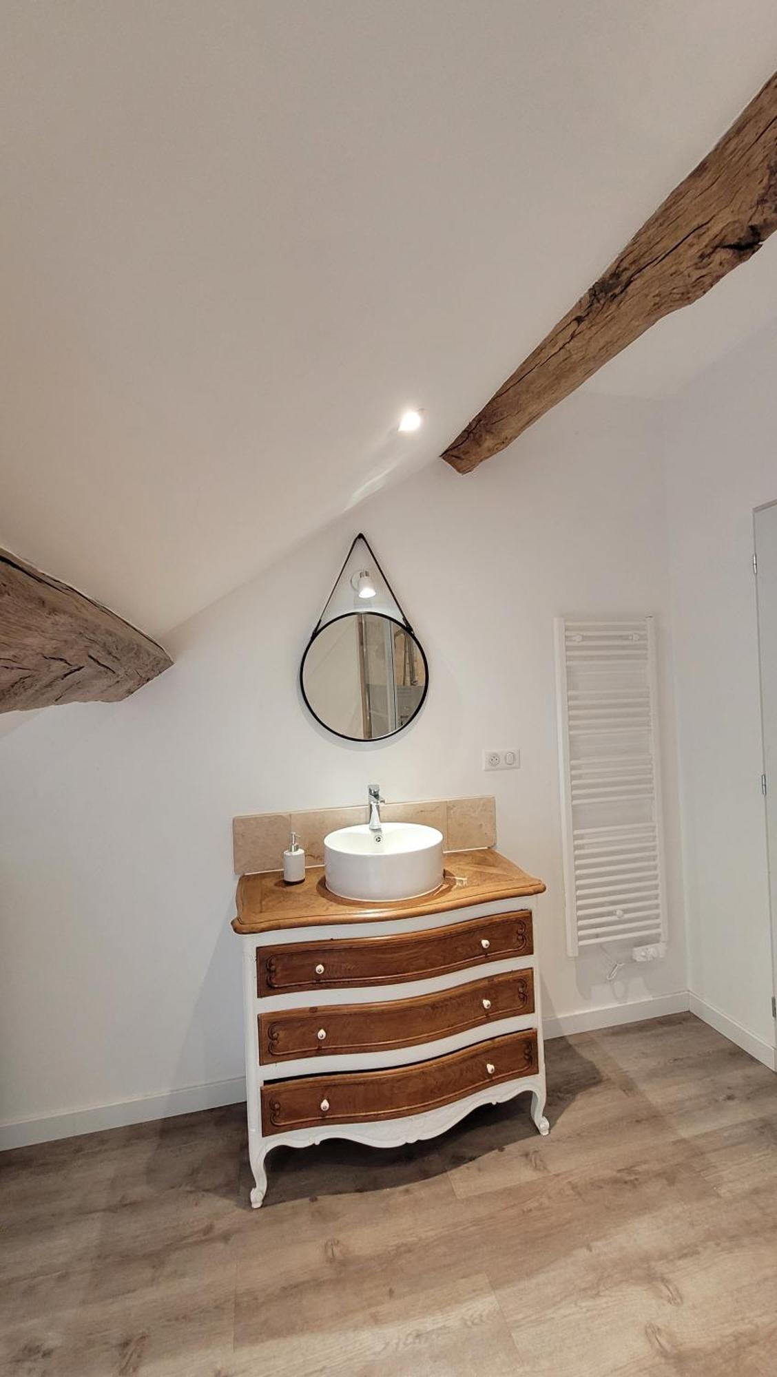 Cat D'hotes Corboin Homestay